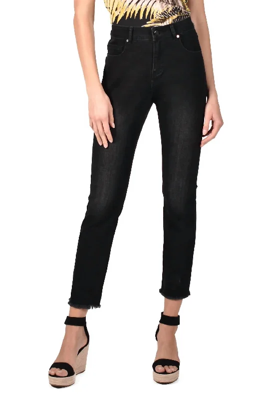 Elegant And Simple Ankle Jean In Black