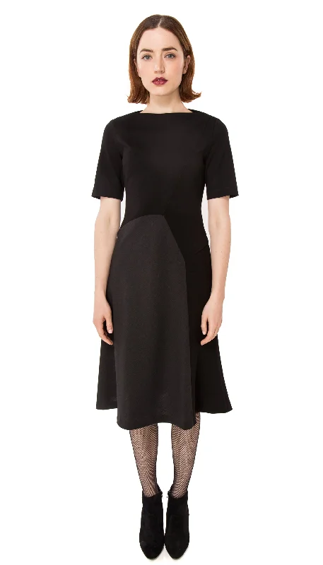 Comfortable Looks Elizabeth Fabric Block Dress