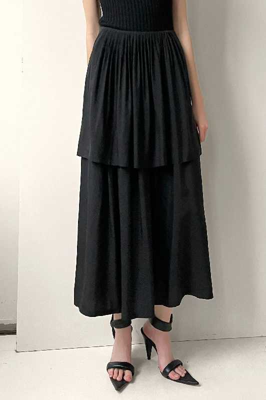 Relaxed Style Shiba Black Skirt